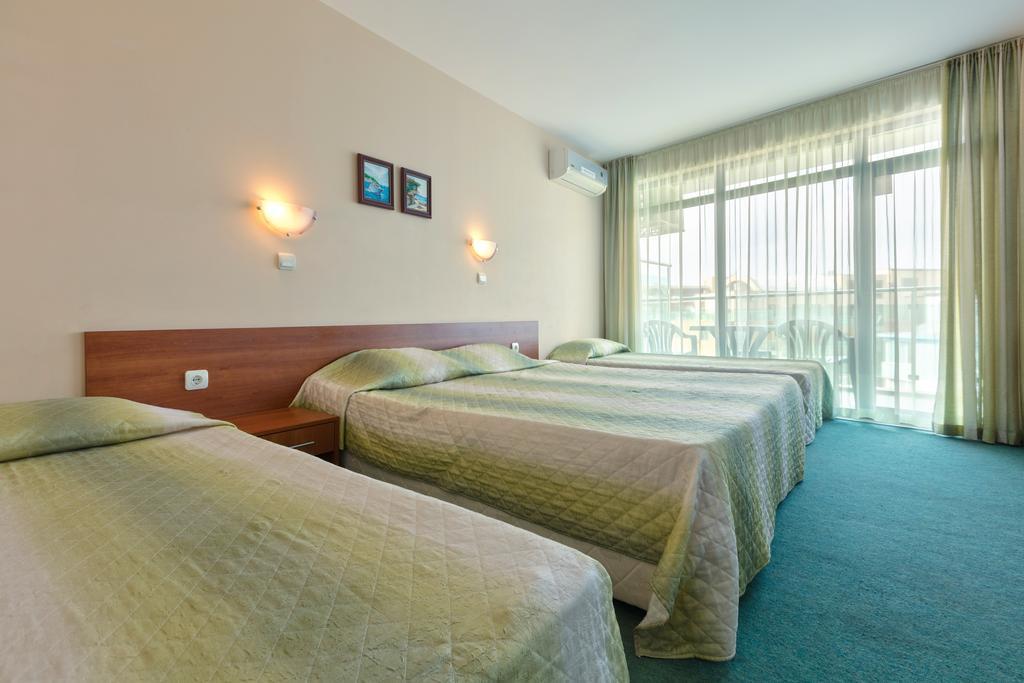Hotel L&B- Free Parking Сонячний Берег Екстер'єр фото
