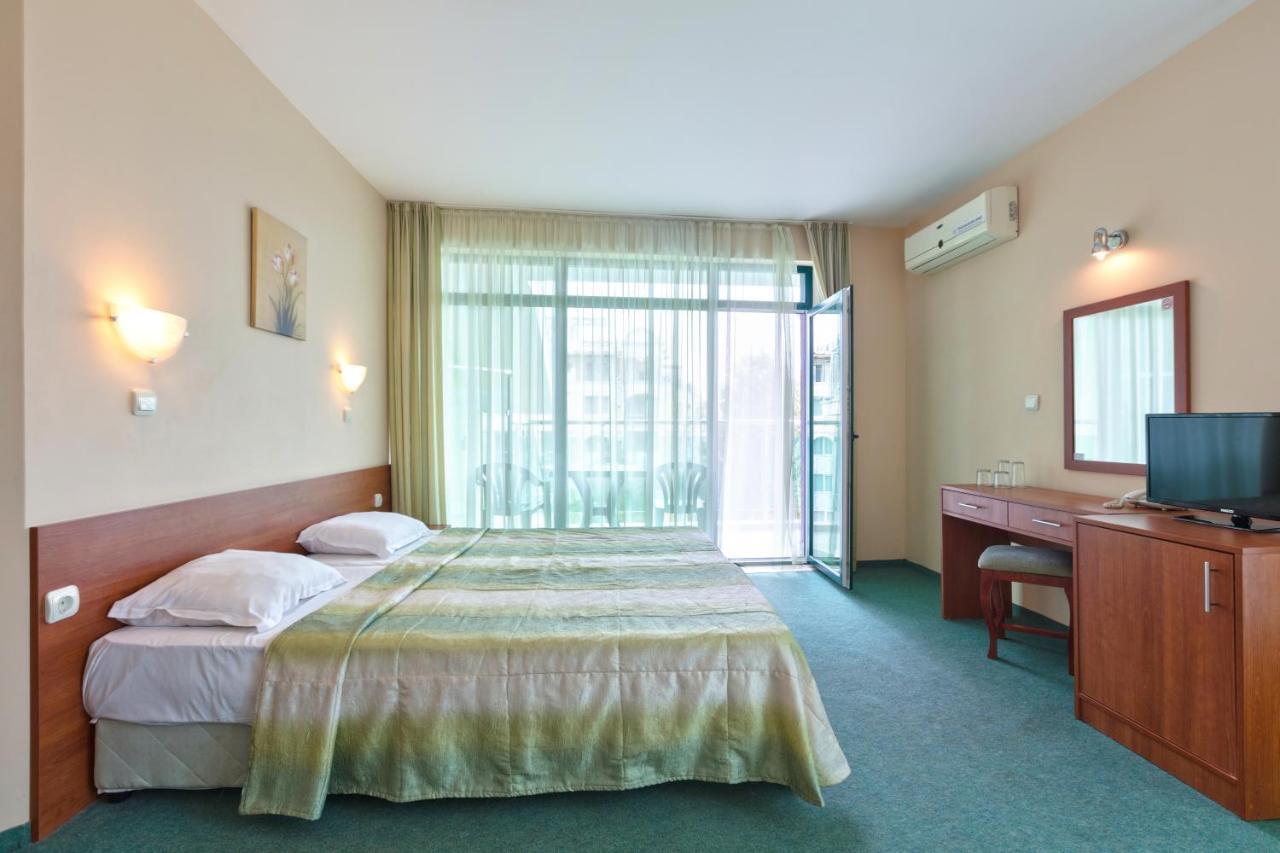 Hotel L&B- Free Parking Сонячний Берег Екстер'єр фото